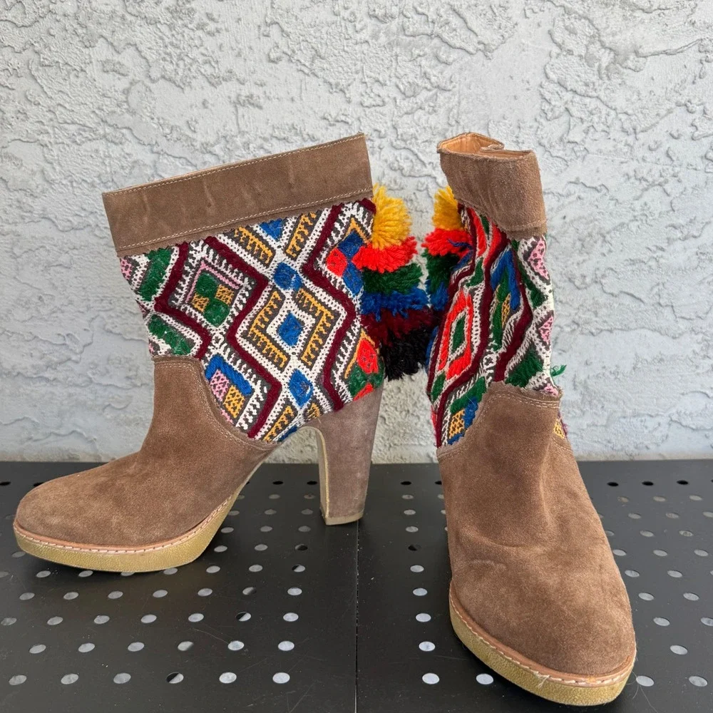 ANTHROPOLOGIE × JASPER &‎ JEERA Boho Suede Pom-Pom Embroidered Booties 7.5 Brown